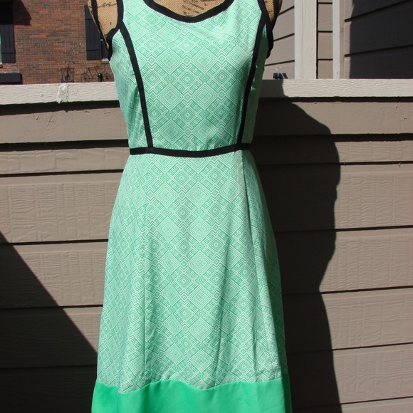 1480 New York & Co green Geometric print Dress XS - Picture 3 of 8